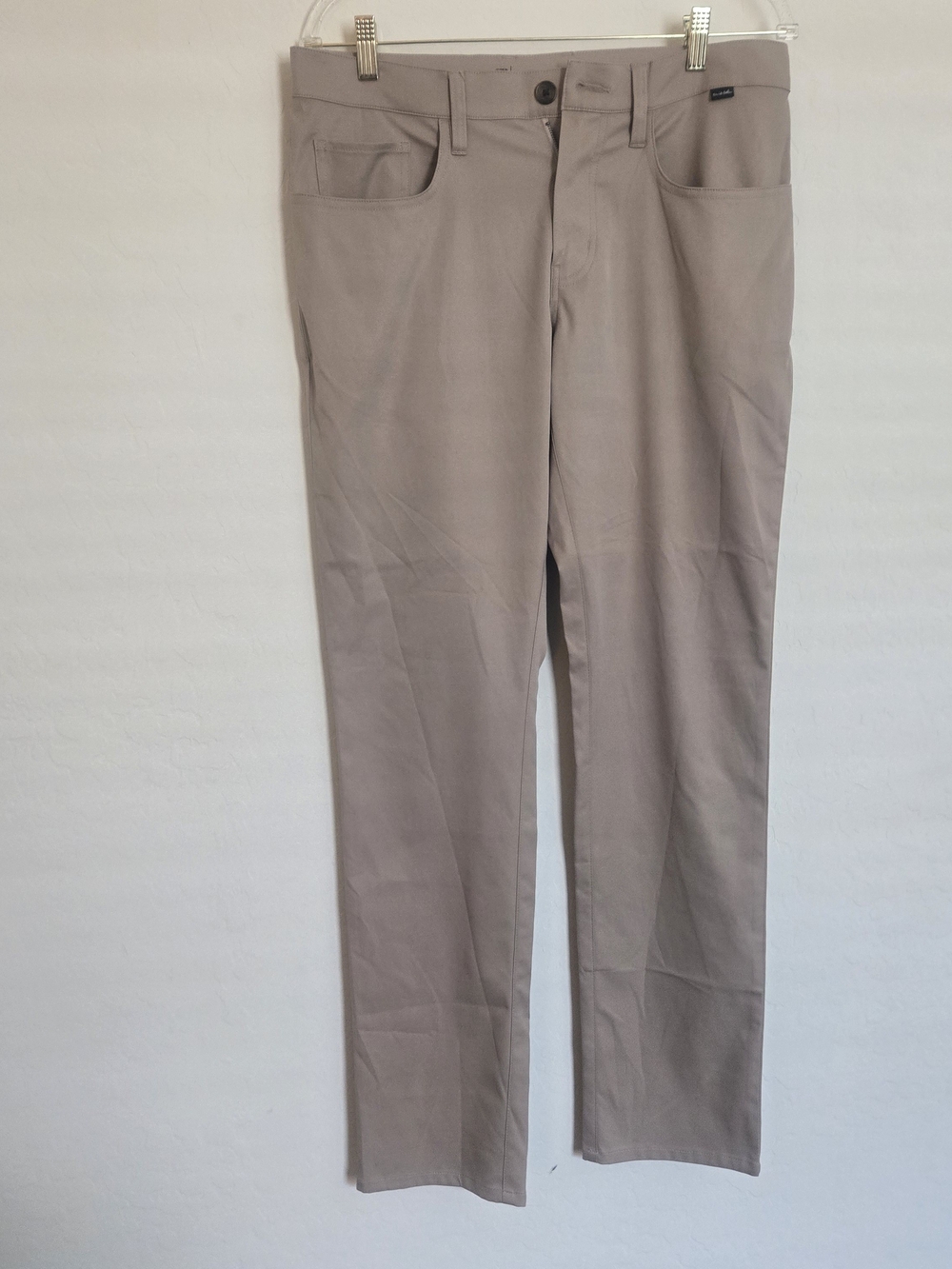 TravisMathew Mens Golf Pants Size 32 Tan Beige Khaki Performance Stretch Chino